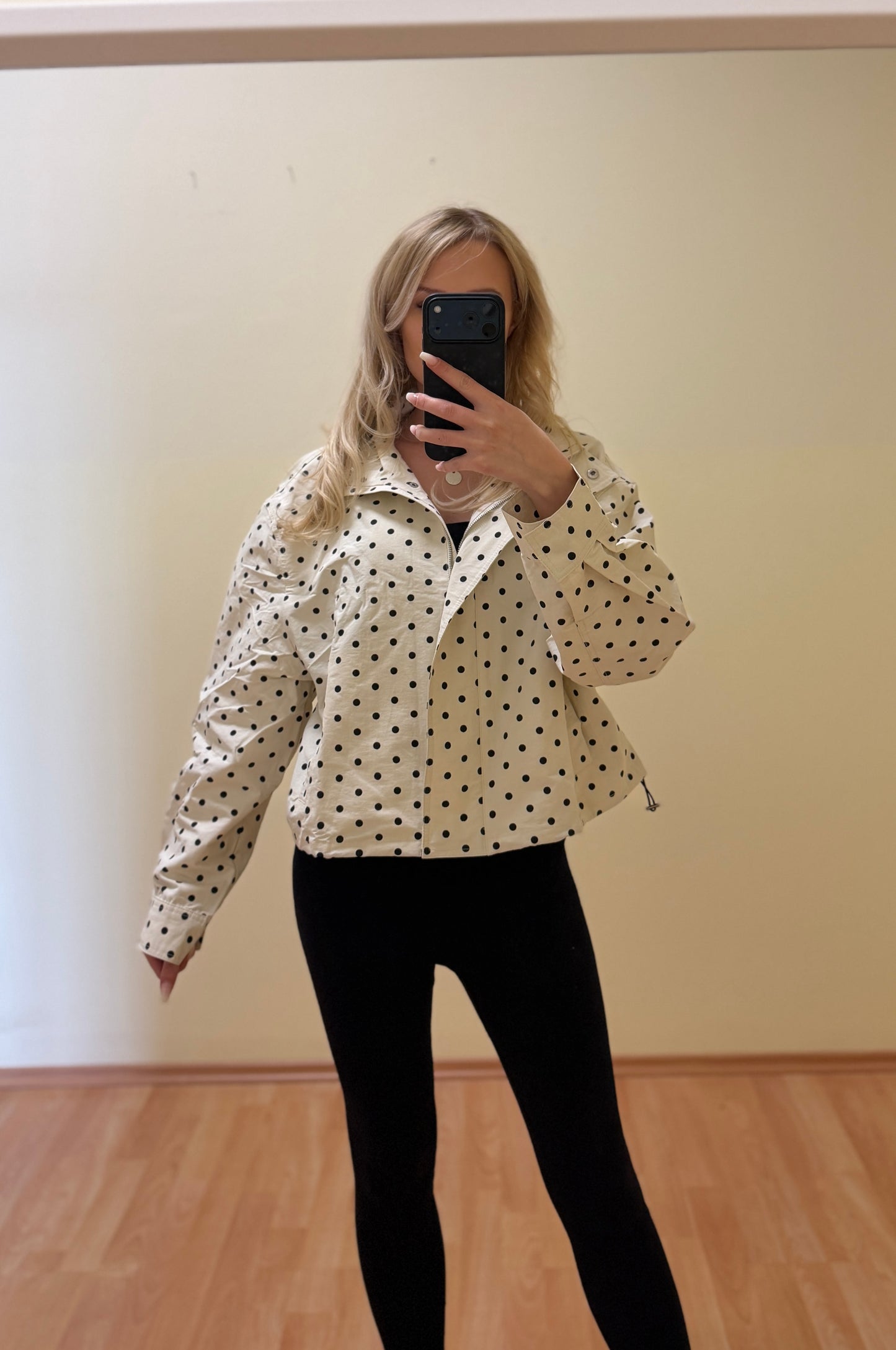 Jacke Punkti