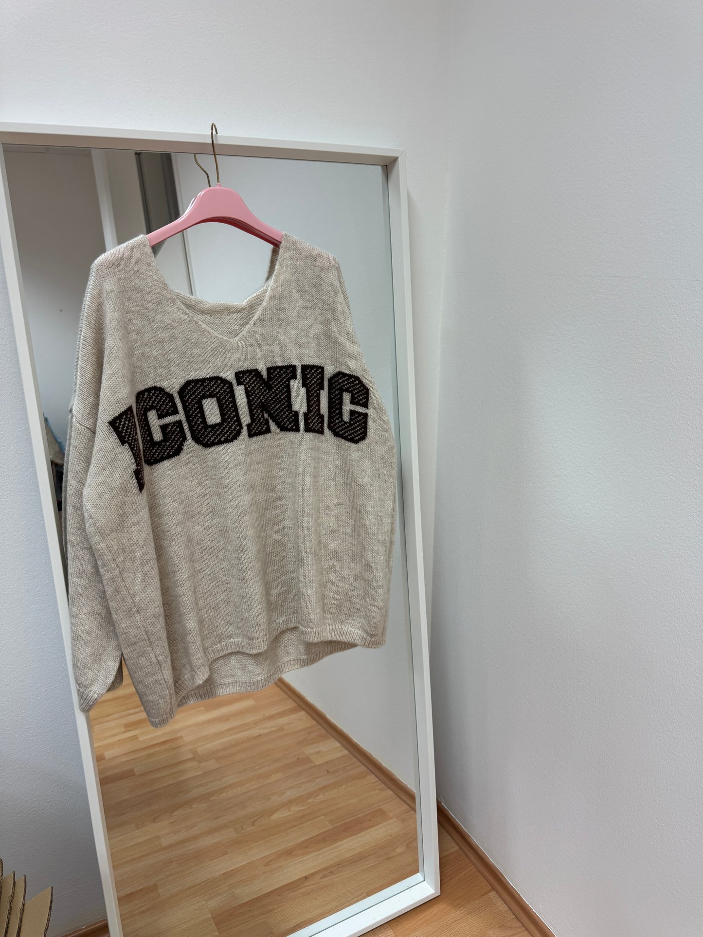 Iconic Pullover