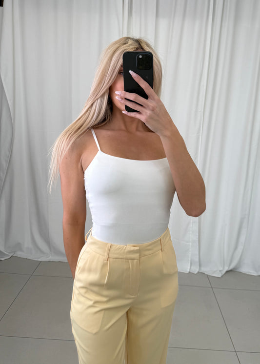 Top Basic Leni