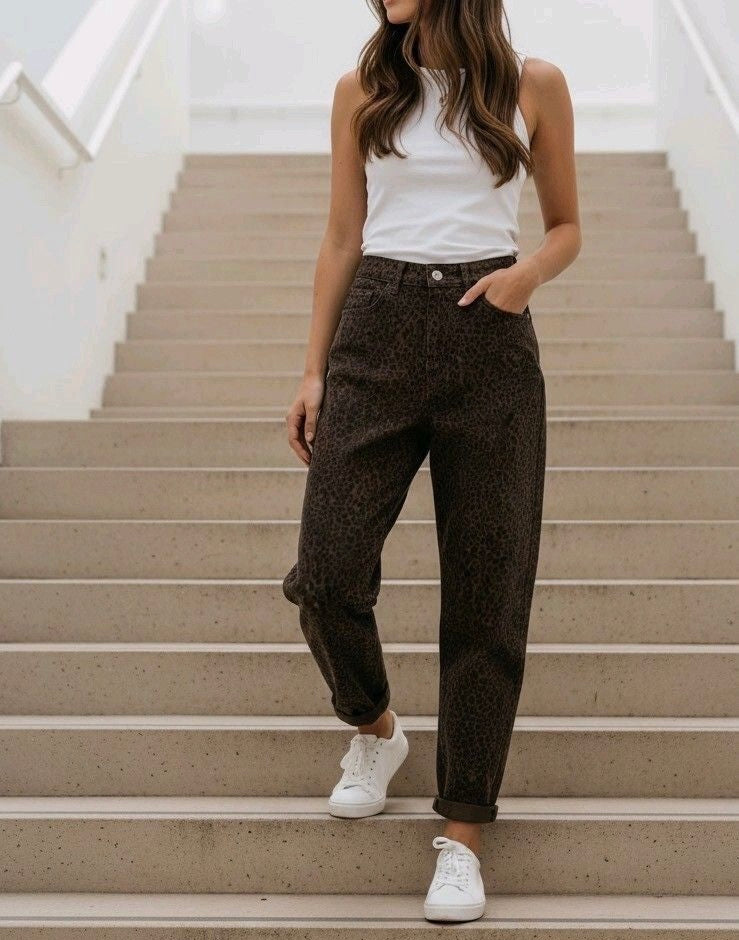 Mom Fit Leo