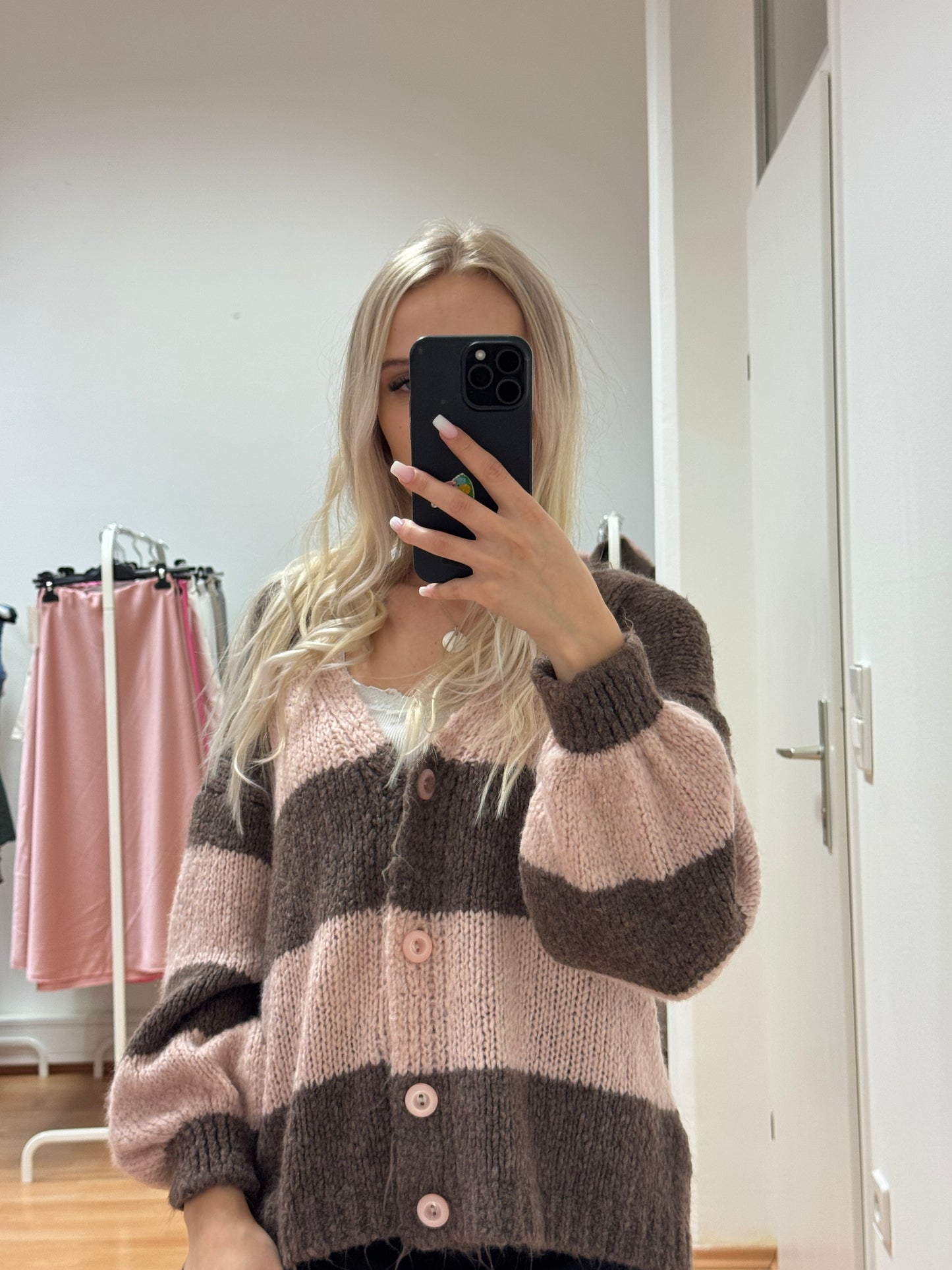 Strickweste mit Knöpfe