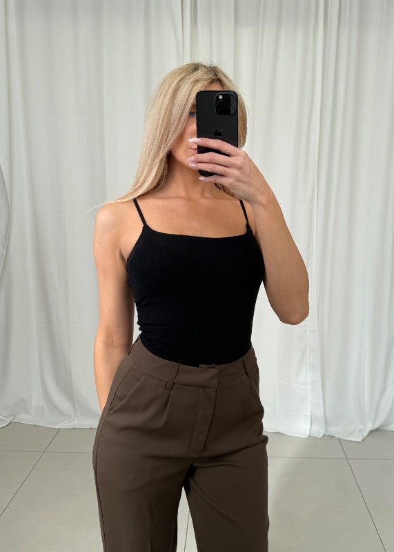 Top Basic Leni